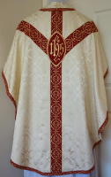 White Gothic Chasuble traditional, silk damask GL004